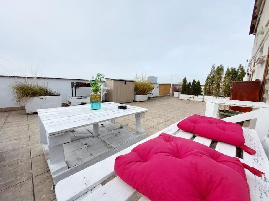 Sweet Dreams Suites Panoramic Studio Zodiac Dorobanti Bucharest Exterior photo